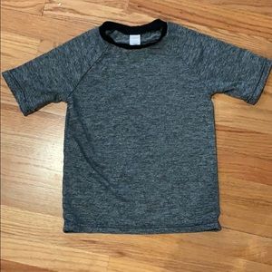 🌟5️⃣for💲25🌟 Gymboree Boys Active material tee